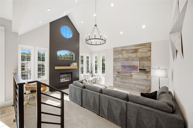 33205 Fox Creek Drive, Waukee, IA 50263