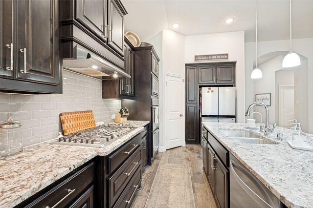 1020 Knoll Street, Little Elm, TX 76227