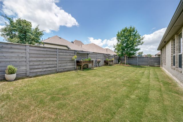 1020 Knoll Street, Little Elm, TX 76227