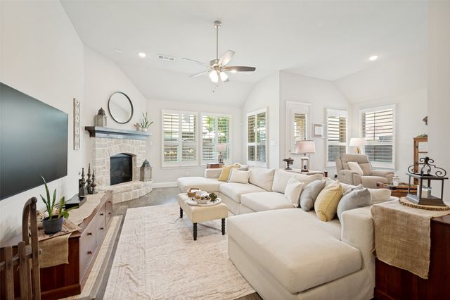 1020 Knoll Street, Little Elm, TX 76227