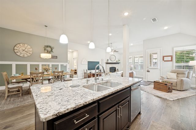 1020 Knoll Street, Little Elm, TX 76227