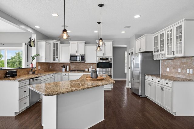 3671 Pointe Pass NW, Prior Lake, MN 55372