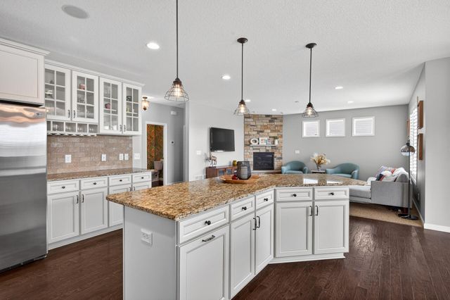 3671 Pointe Pass NW, Prior Lake, MN 55372