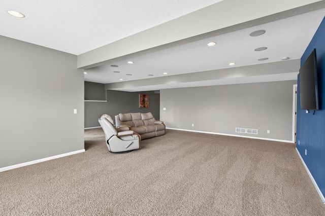 3671 Pointe Pass NW, Prior Lake, MN 55372