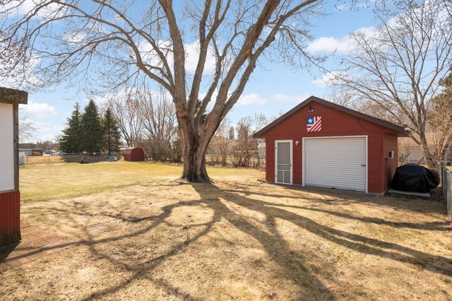7808 Idaho Lane N, Brooklyn Park, MN 55445