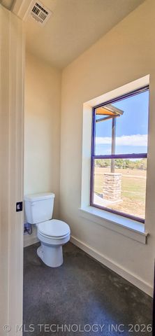 8464 Reagan Drive, Eufaula, OK 74432