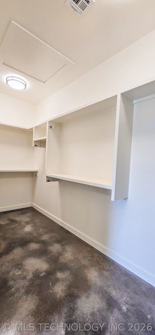 8464 Reagan Drive, Eufaula, OK 74432