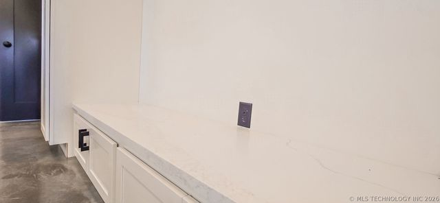 8464 Reagan Drive, Eufaula, OK 74432