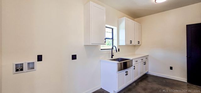 8464 Reagan Drive, Eufaula, OK 74432