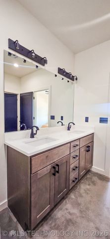 8464 Reagan Drive, Eufaula, OK 74432