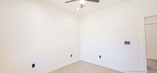 8464 Reagan Drive, Eufaula, OK 74432