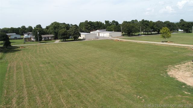 8464 Reagan Drive, Eufaula, OK 74432