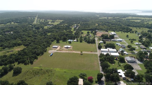 8464 Reagan Drive, Eufaula, OK 74432