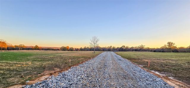 8464 Reagan Drive, Eufaula, OK 74432