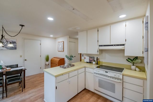 2600 NW Fireweed Pl, Corvallis, OR 97330