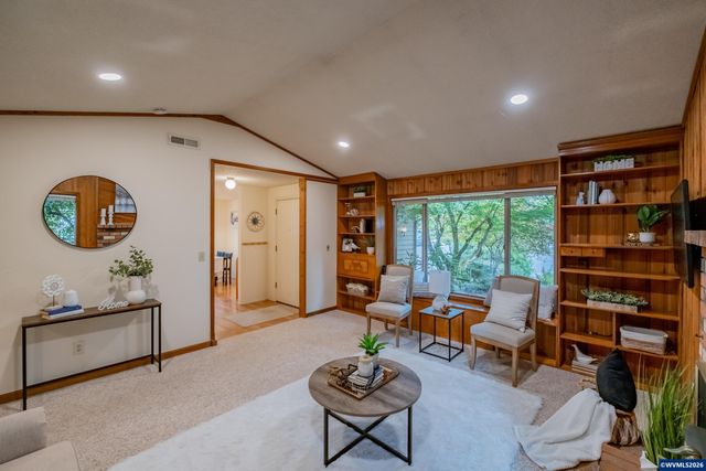 2600 NW Fireweed Pl, Corvallis, OR 97330