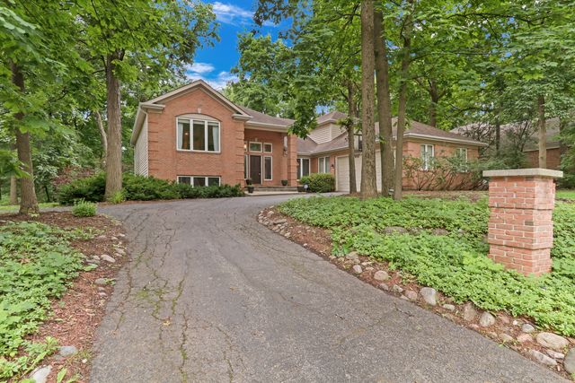 7509 Bittersweet Drive, Gurnee, IL 60031