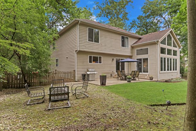 7509 Bittersweet Drive, Gurnee, IL 60031