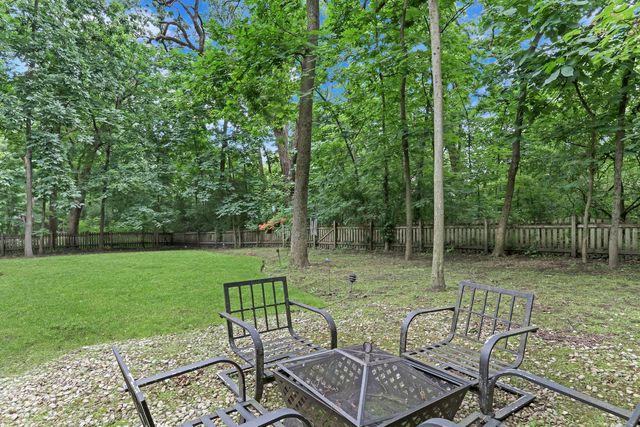 7509 Bittersweet Drive, Gurnee, IL 60031