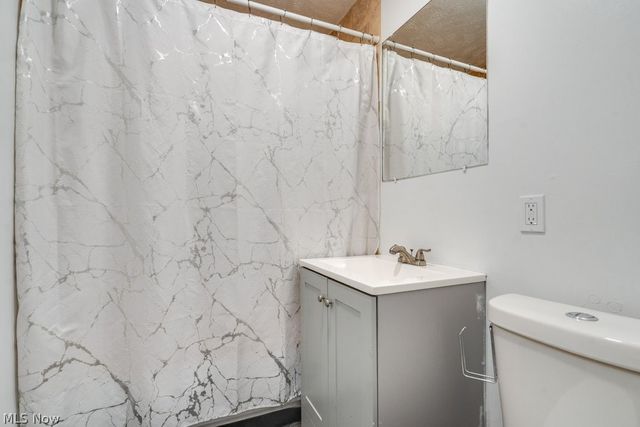 13020 Bellaire Road, Cleveland, OH 44135