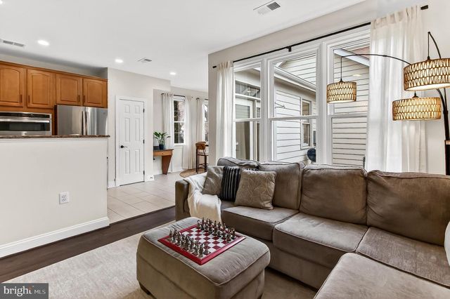 301 HILLWOOD AVE, Falls Church, VA 22046