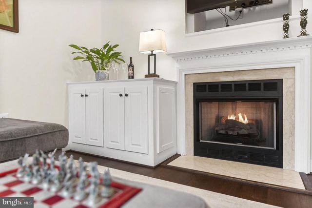 301 HILLWOOD AVE, Falls Church, VA 22046