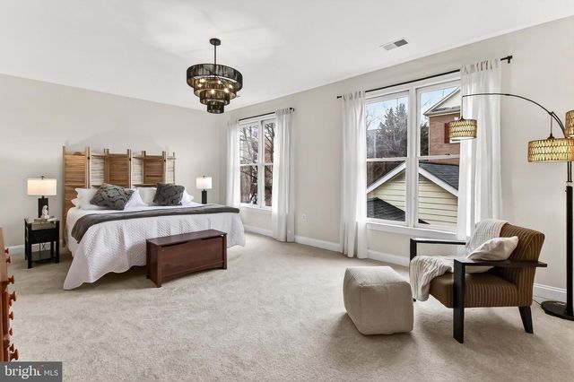 301 HILLWOOD AVE, Falls Church, VA 22046