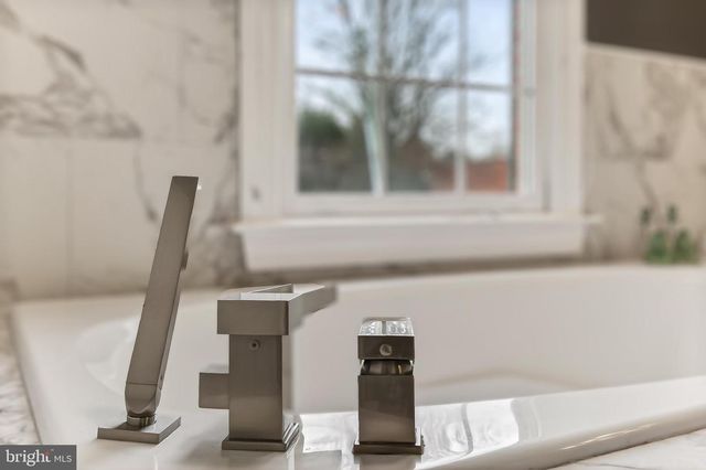 301 HILLWOOD AVE, Falls Church, VA 22046