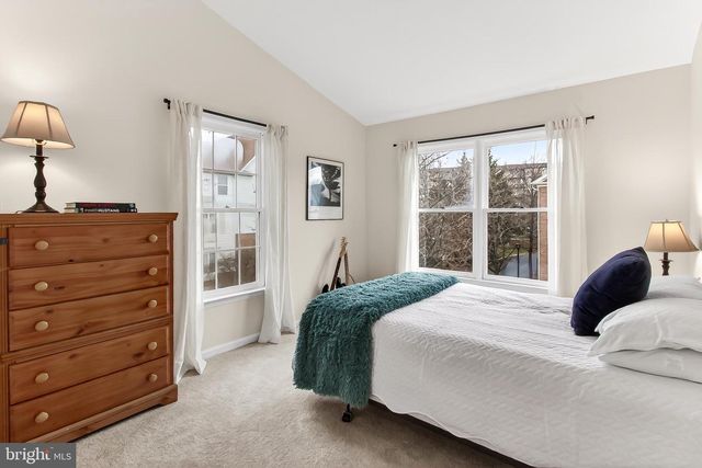 301 HILLWOOD AVE, Falls Church, VA 22046