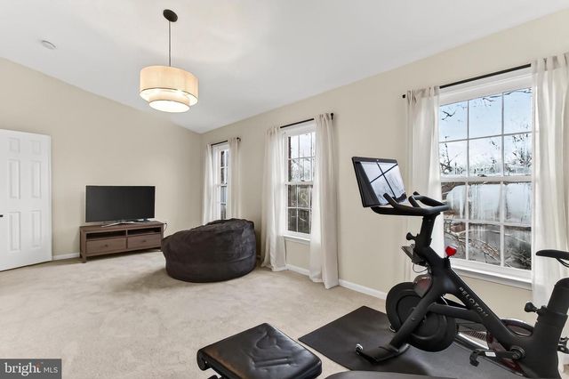 301 HILLWOOD AVE, Falls Church, VA 22046