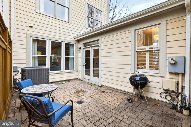 301 HILLWOOD AVE, Falls Church, VA 22046