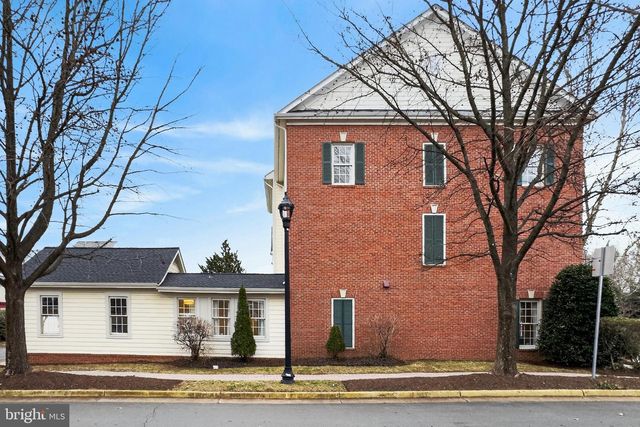 301 HILLWOOD AVE, Falls Church, VA 22046