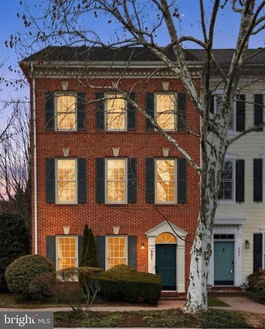 301 HILLWOOD AVE, Falls Church, VA 22046