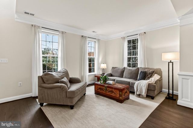 301 HILLWOOD AVE, Falls Church, VA 22046