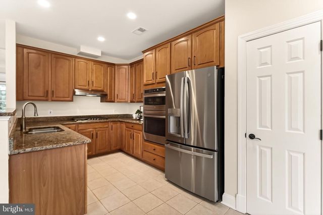 301 HILLWOOD AVE, Falls Church, VA 22046