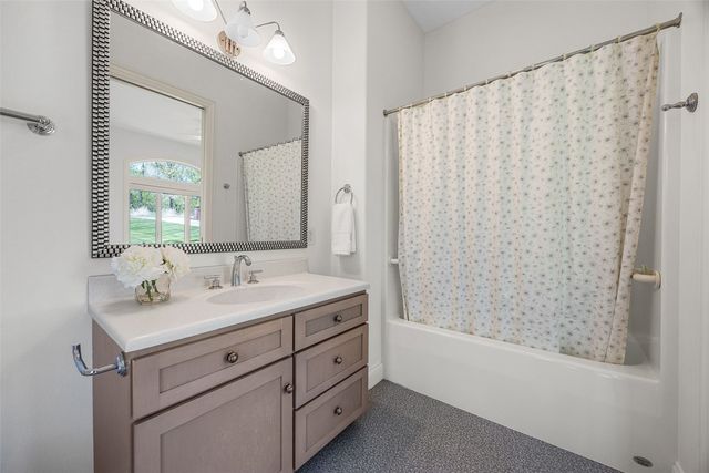 4181 Rose Bluff Circle NE, Iowa City, IA 52240