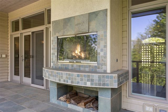 4181 Rose Bluff Circle NE, Iowa City, IA 52240