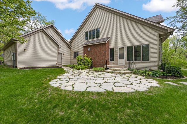 4181 Rose Bluff Circle NE, Iowa City, IA 52240