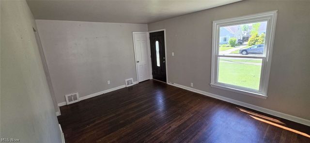 12605 Shady Oak Boulevard, Garfield Heights, OH 44125