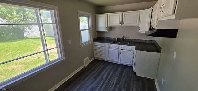 12605 Shady Oak Boulevard, Garfield Heights, OH 44125