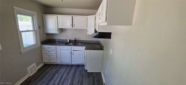 12605 Shady Oak Boulevard, Garfield Heights, OH 44125