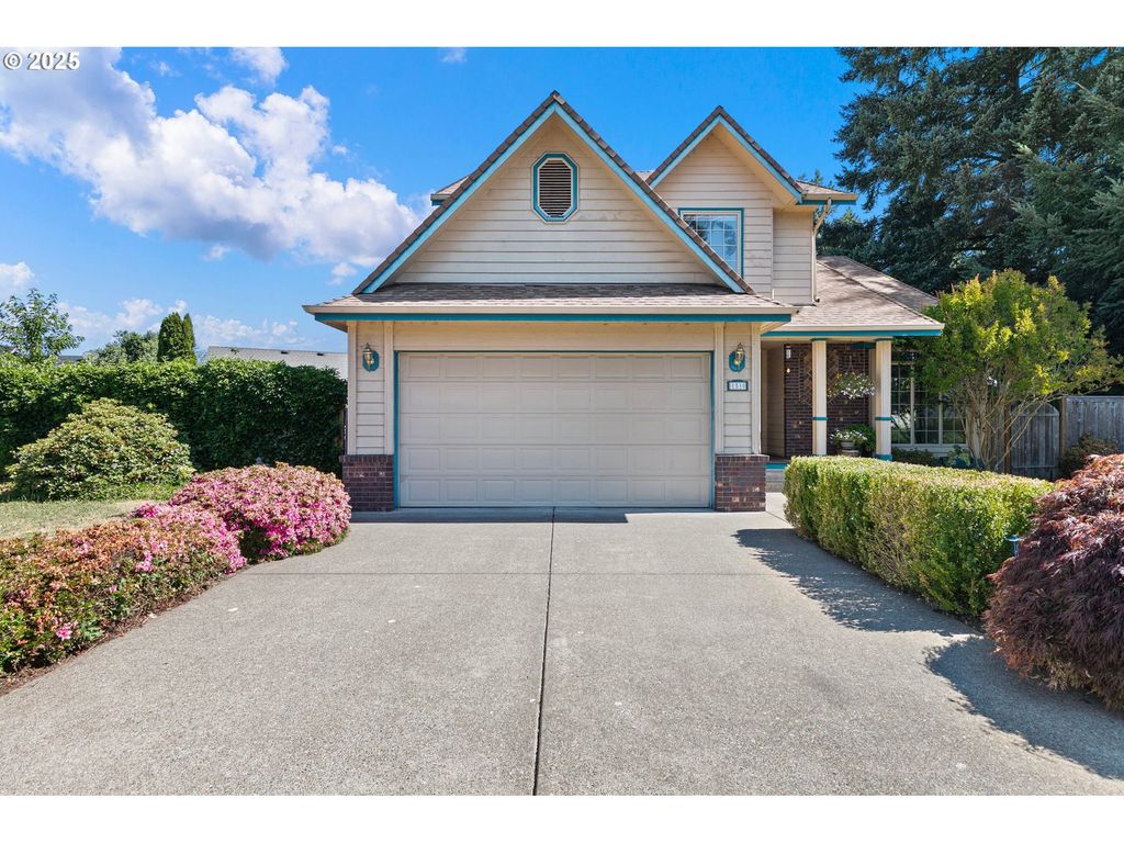1510 BOHEMIA Pl, Cottage Grove, OR 97424