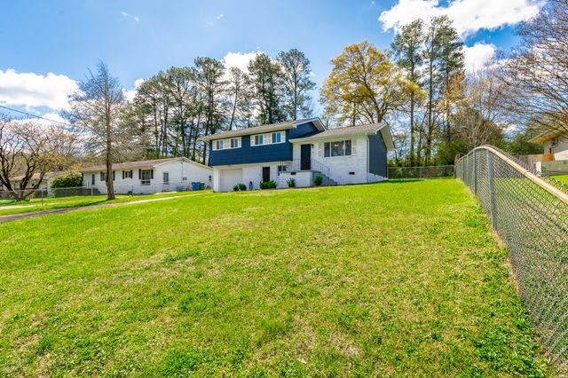 2410 Sunset Strip Street, Hixson, TN 37343