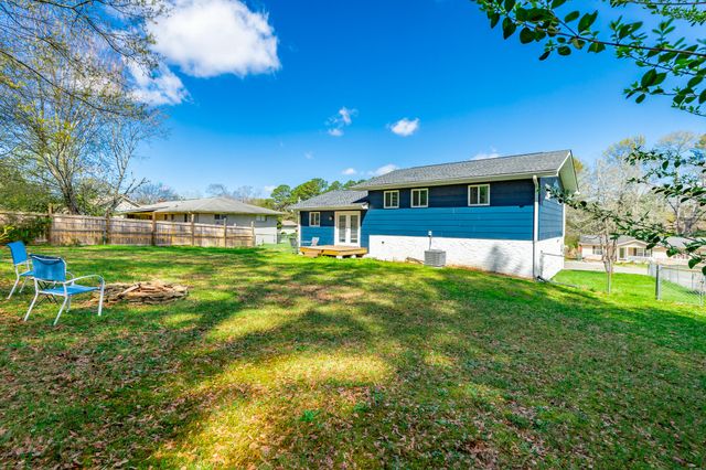 2410 Sunset Strip Street, Hixson, TN 37343