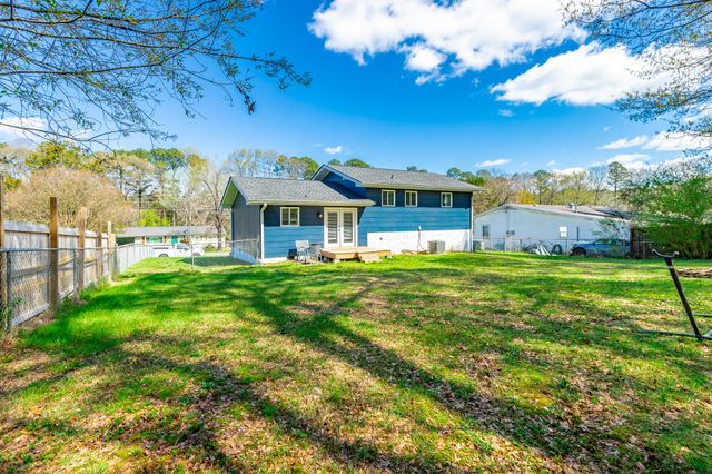 2410 Sunset Strip Street, Hixson, TN 37343