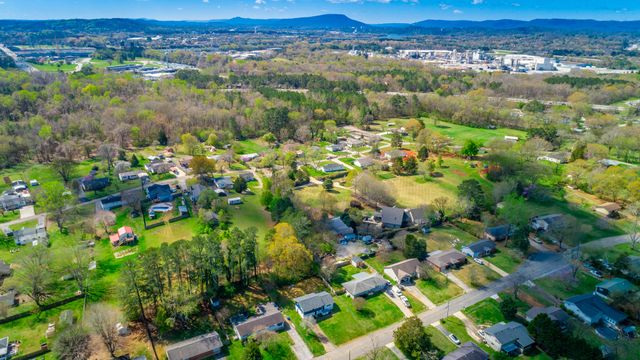 2410 Sunset Strip Street, Hixson, TN 37343