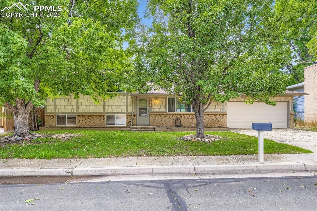 4806 Sprucewood Drive, Colorado Springs, CO 80918