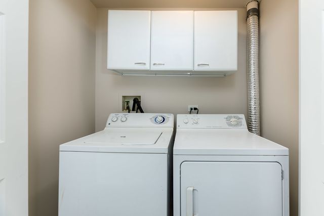 1715 Pavilion Way 307, Park Ridge, IL 60068