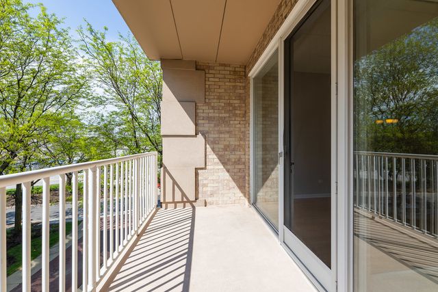 1715 Pavilion Way 307, Park Ridge, IL 60068