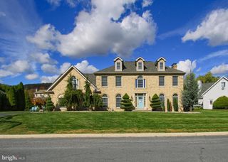2302 SCARSBOROUGH DR, Harrisburg, PA 17112